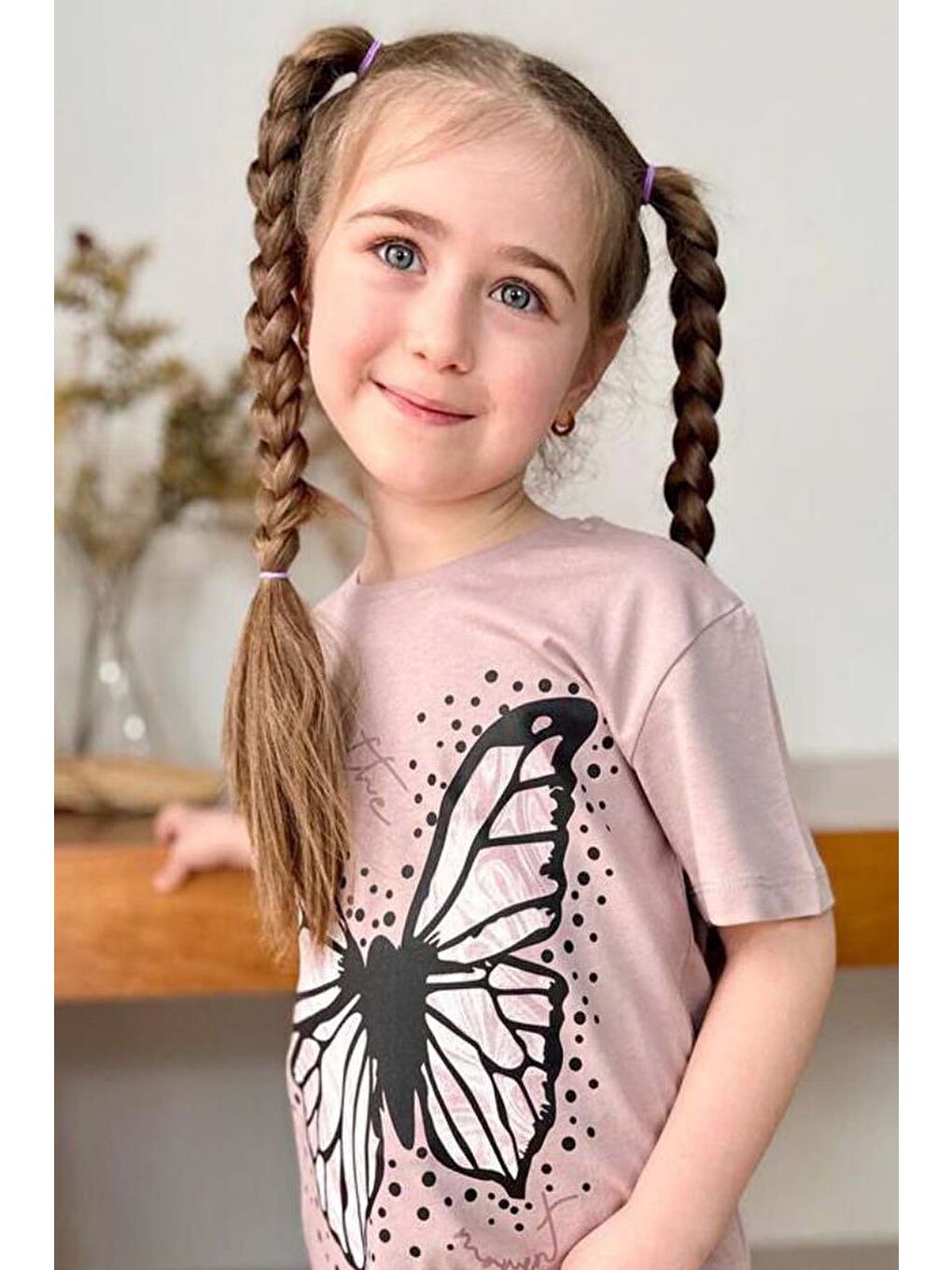 Pembe Kız Çocuk Kara Kalem Kelebek Baskılı Penye Pudra T-Shirt Şortlu Takım-1