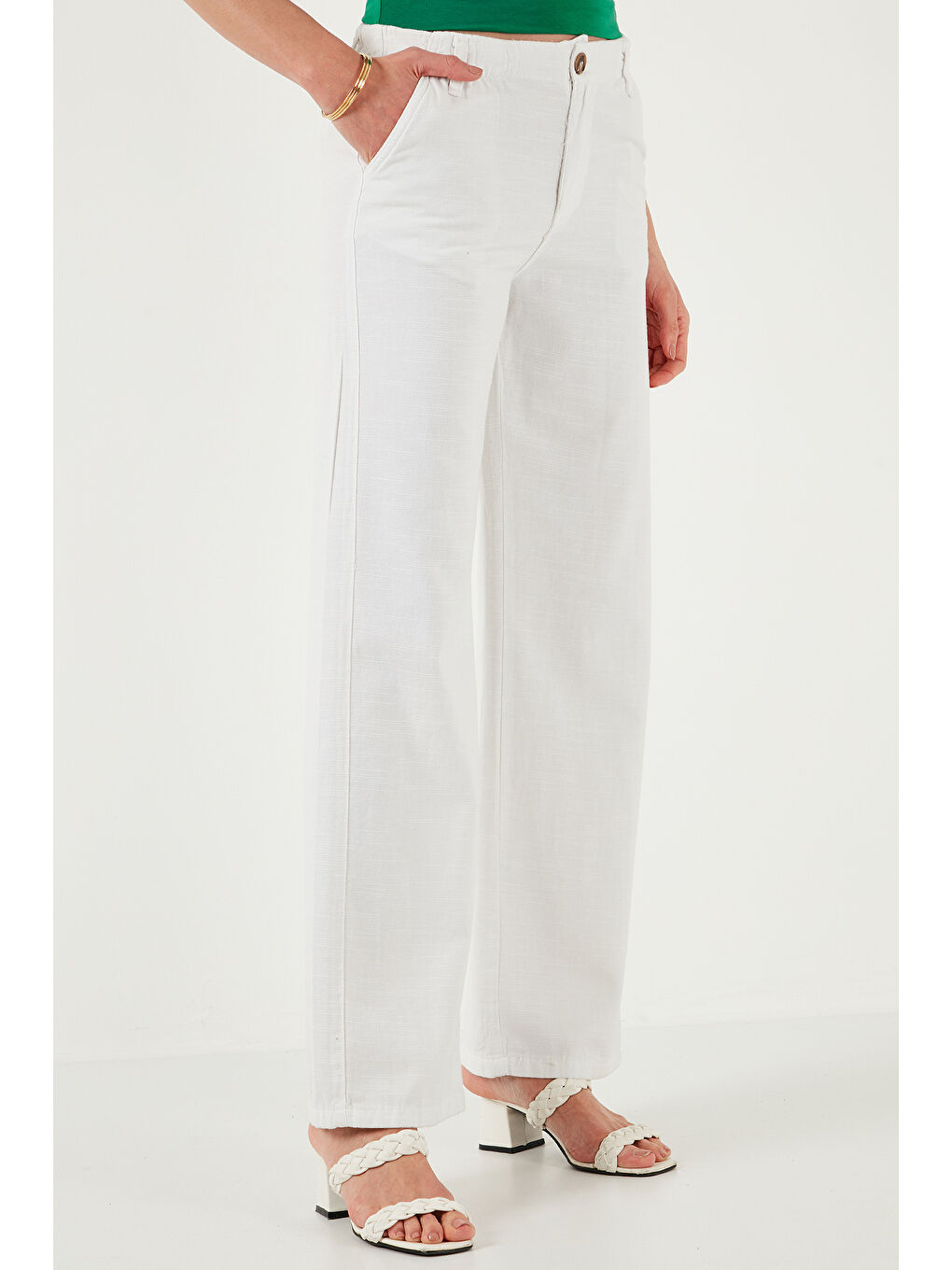 Beyaz Pamuklu Standart Fit Yüksek Bel Geniş Paça Pantolon 668Yp5193-2