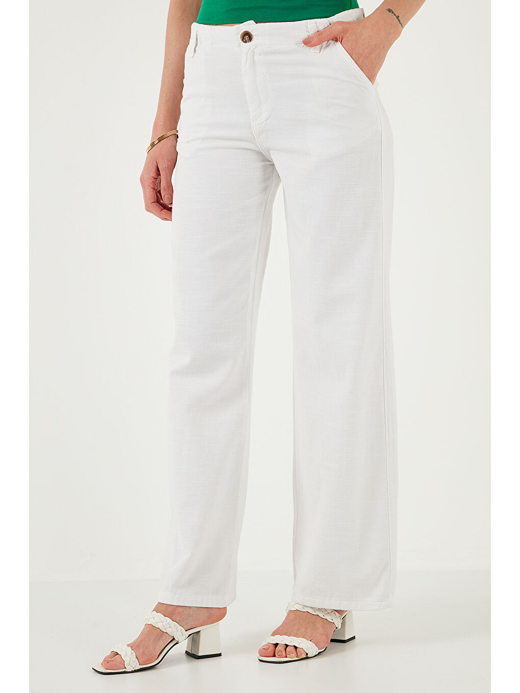 Beyaz Pamuklu Standart Fit Yüksek Bel Geniş Paça Pantolon 668Yp5193-3