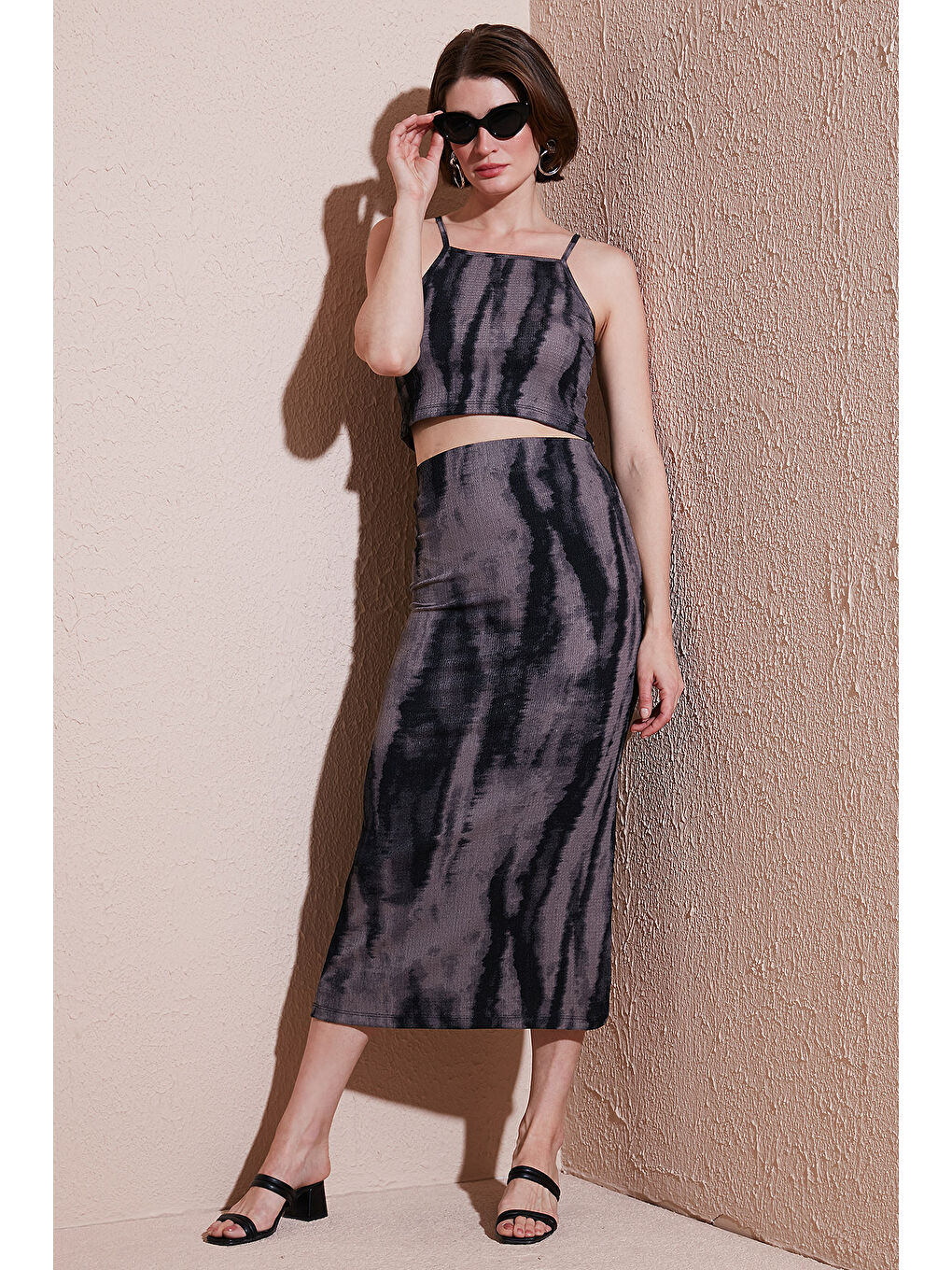 Siyah Slim Fit İp Askılı Yırtmaçlı Midi Alt-Üst Takım 5869021