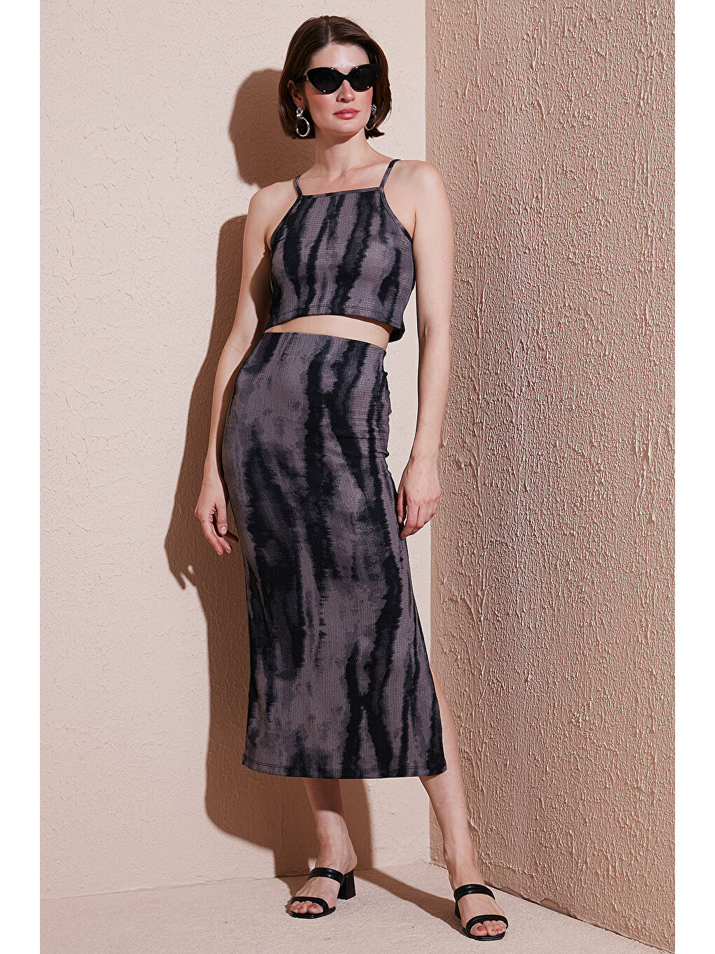 Siyah Slim Fit İp Askılı Yırtmaçlı Midi Alt-Üst Takım 5869021-1