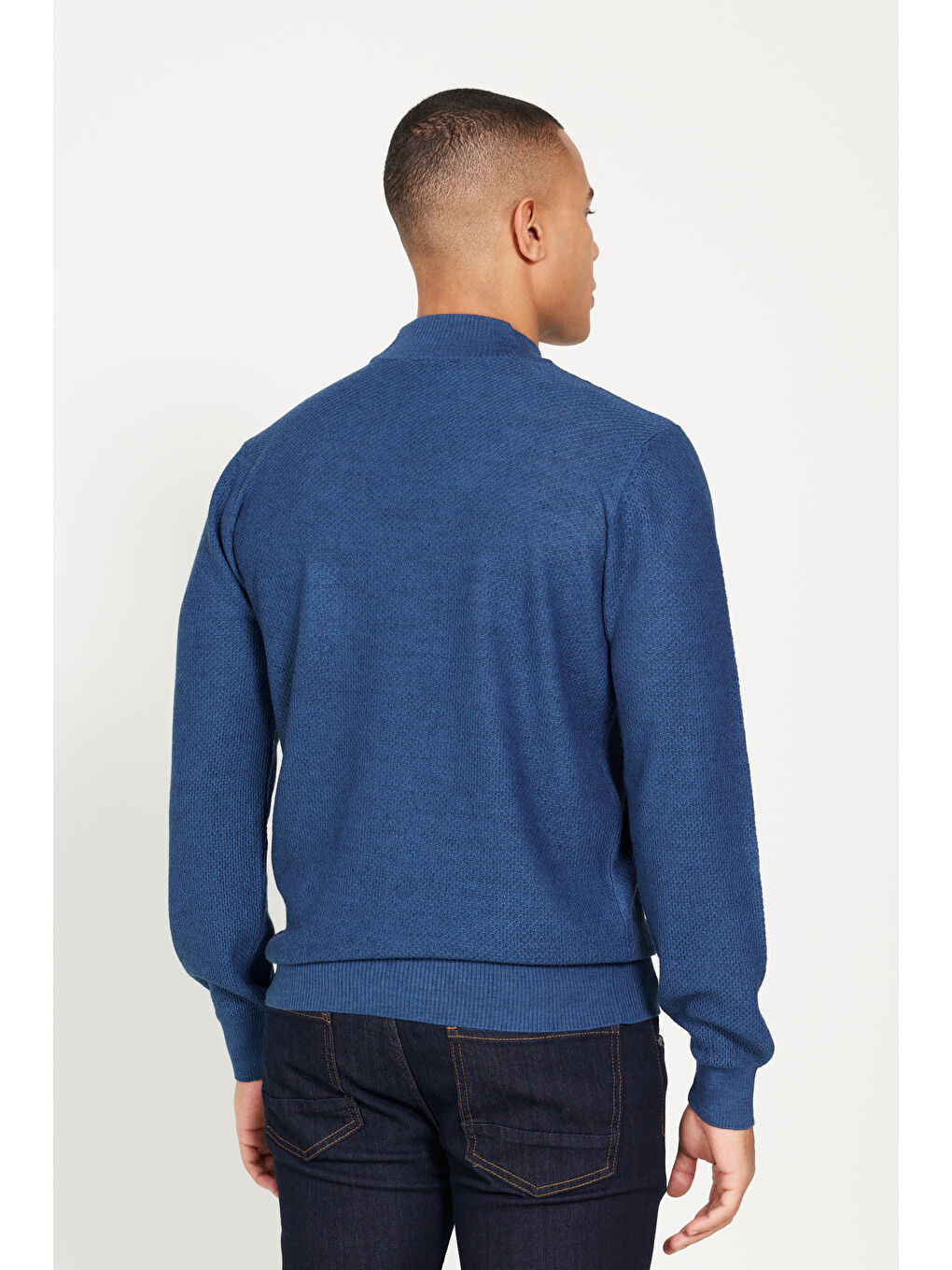 Erkek İndigo Standart Fit Normal Kesim Yarım Balıkçı Yaka Jakarlı Triko Kazak-4