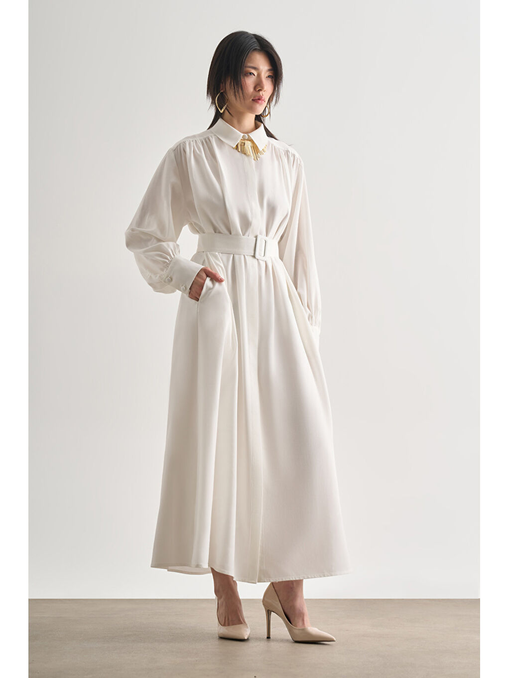 Lyocell Dokulu Pile Detaylı Kemerli Maksi Ekru Elbise-1