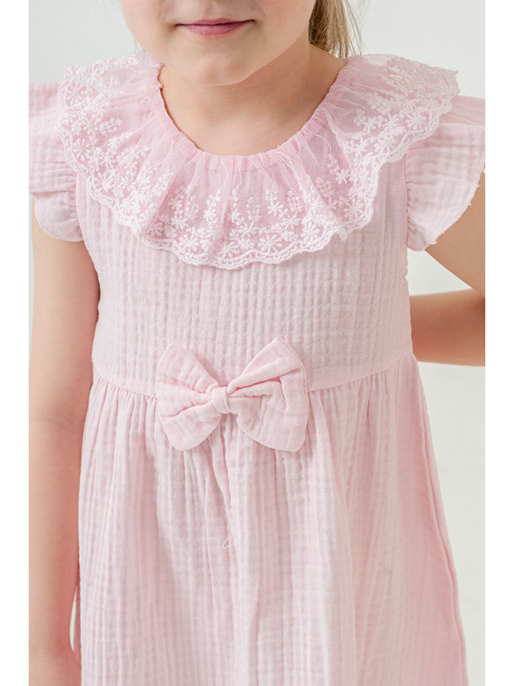 Kız Bebek Dantel Yakalı Omzu Fırfırlı Müslin Elbise 1-5 Yaş Pembe 3809-1-2