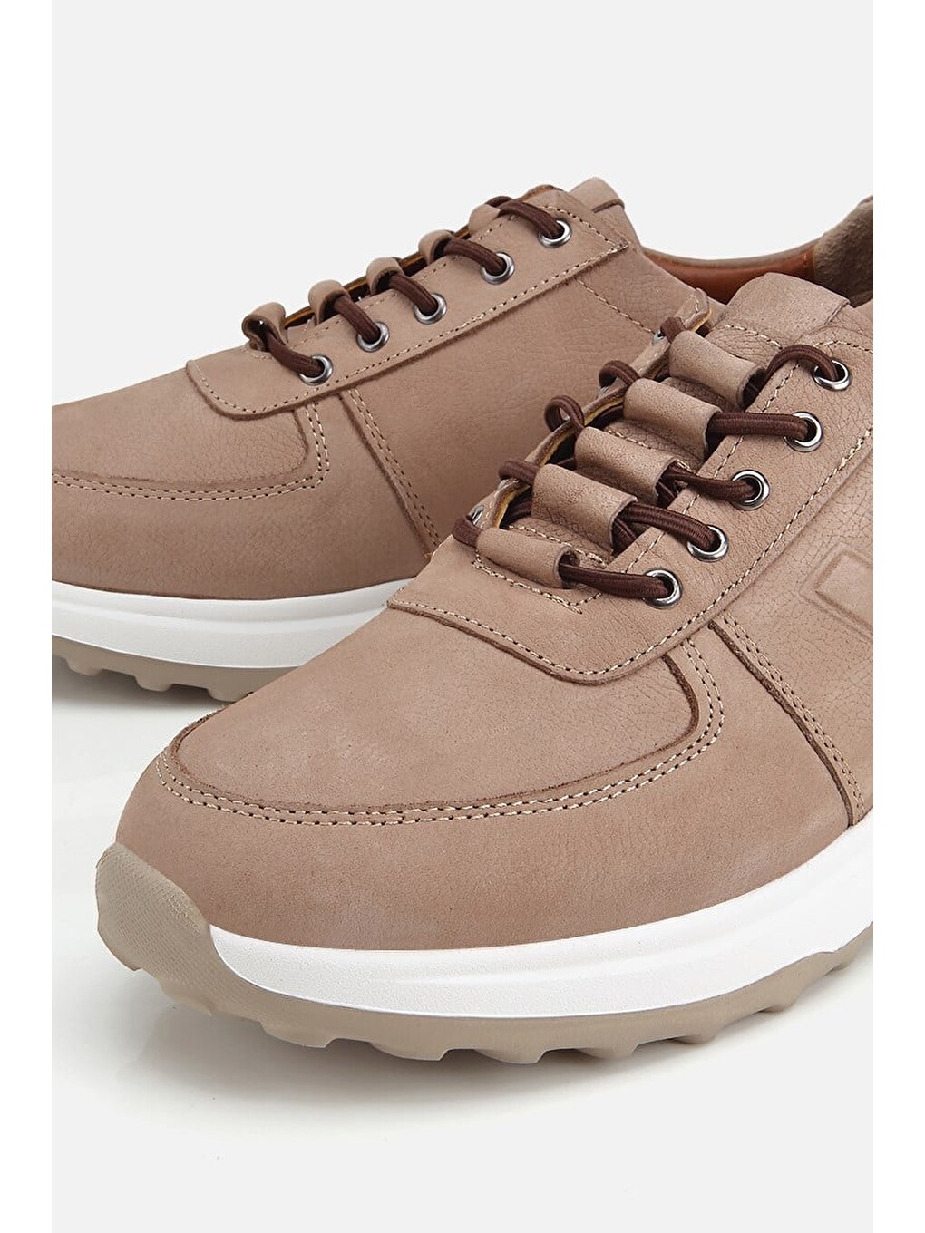 Erkek Bej Nubuk Deri Bağcık Detaylı Sneaker-2
