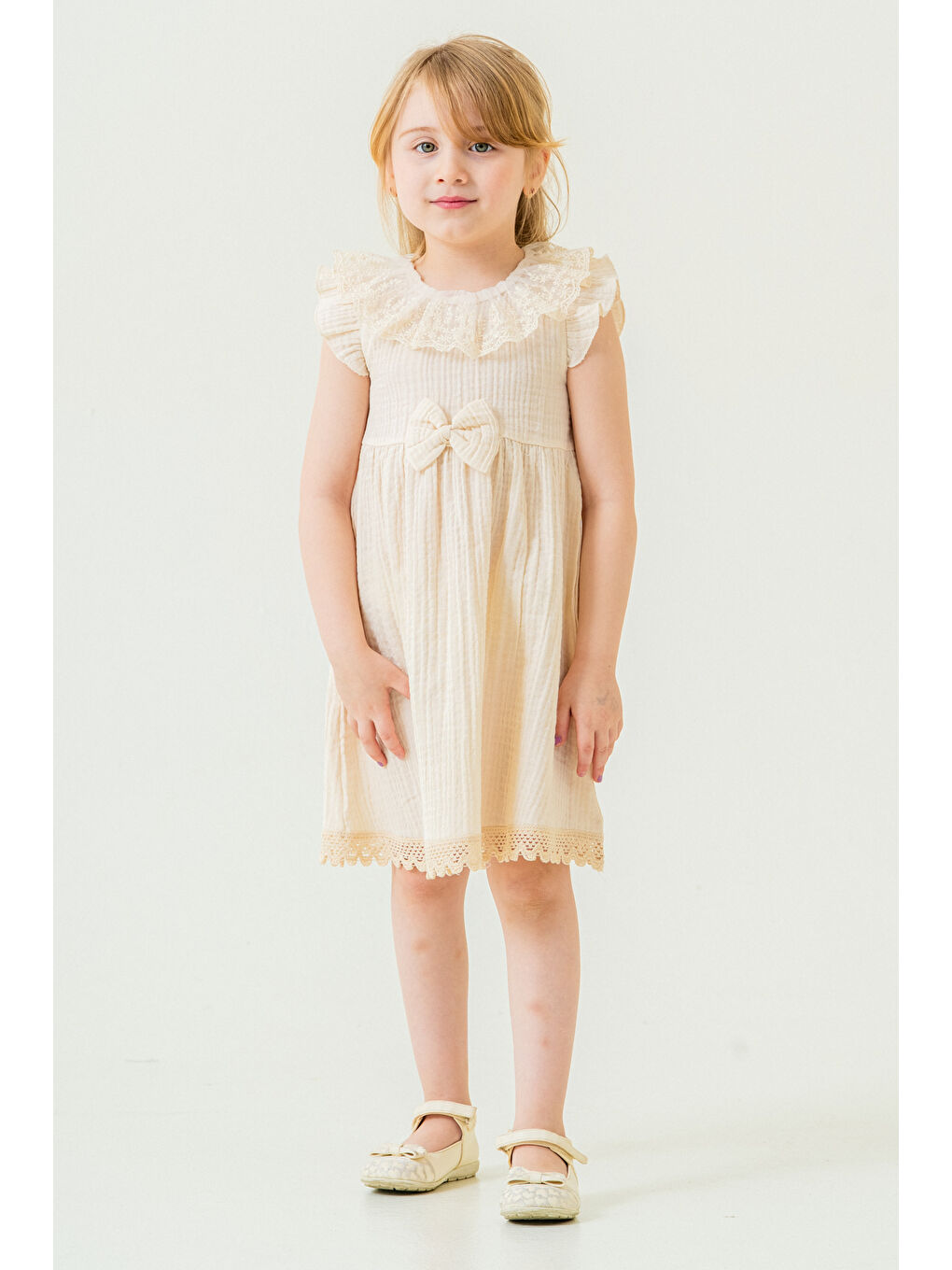Ekru Kız Bebek Dantel Yakalı Omzu Fırfırlı Müslin Elbise 1-5 Yaş Krem 3809-2-4