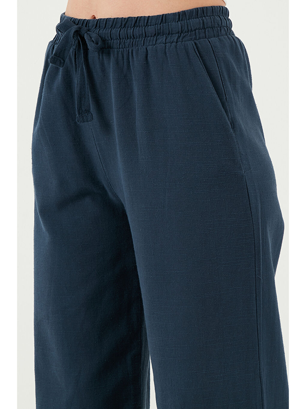 Lacivert Pamuklu Relaxed Fit Yüksek Bel Geniş Paça Pantolon 668Yp5275-5