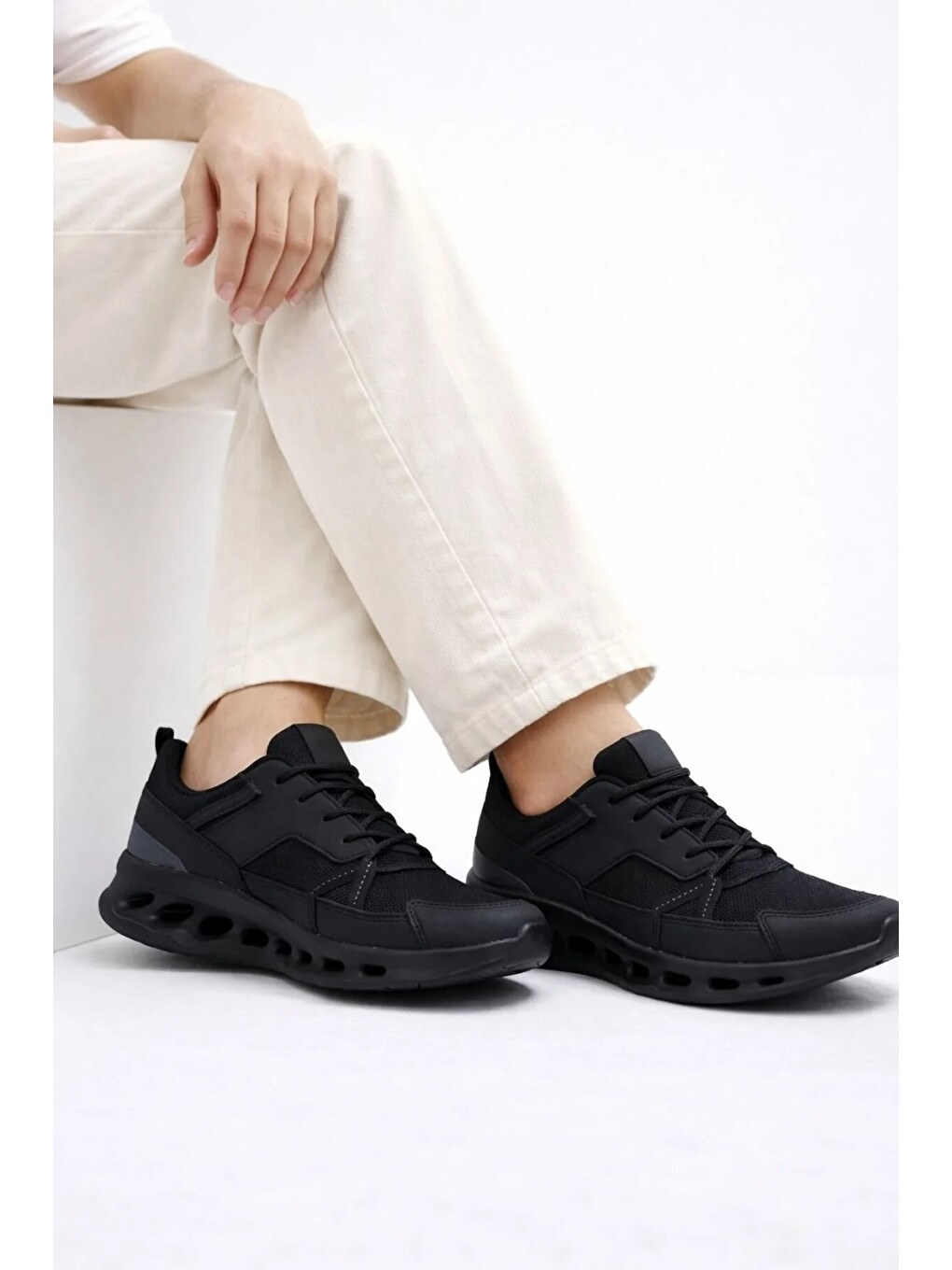 Siyah Erkek Beyaz Street Style Sneaker Hafif Esnek Taban Günlük Kullanım Spor Yürüyüş Ayakkabısı-1