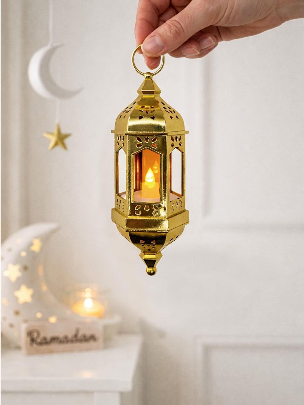 Sarı Asılabilir Ramazan Temalı Led Işıklı Pilli Dekoratif Fener – Altın 20 cm