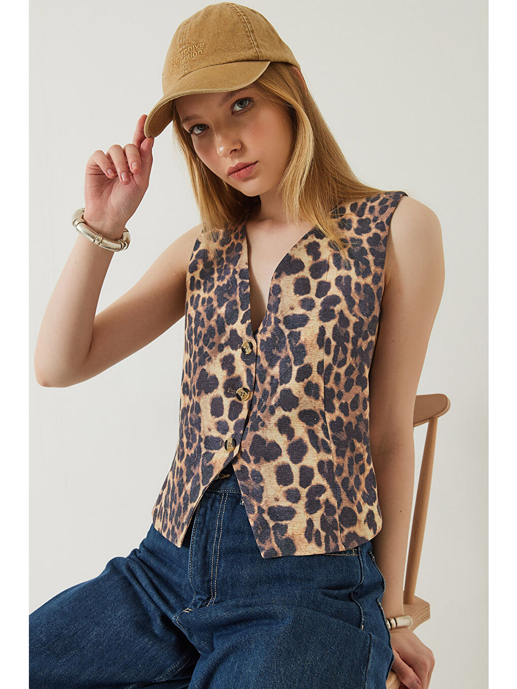 Siyah Kadın Leopar Desenli V Yaka Dokuma Yelek