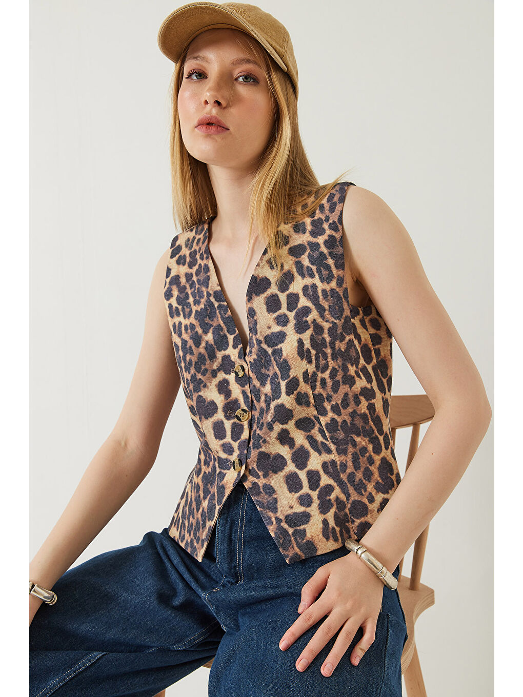 Siyah Kadın Leopar Desenli V Yaka Dokuma Yelek-1