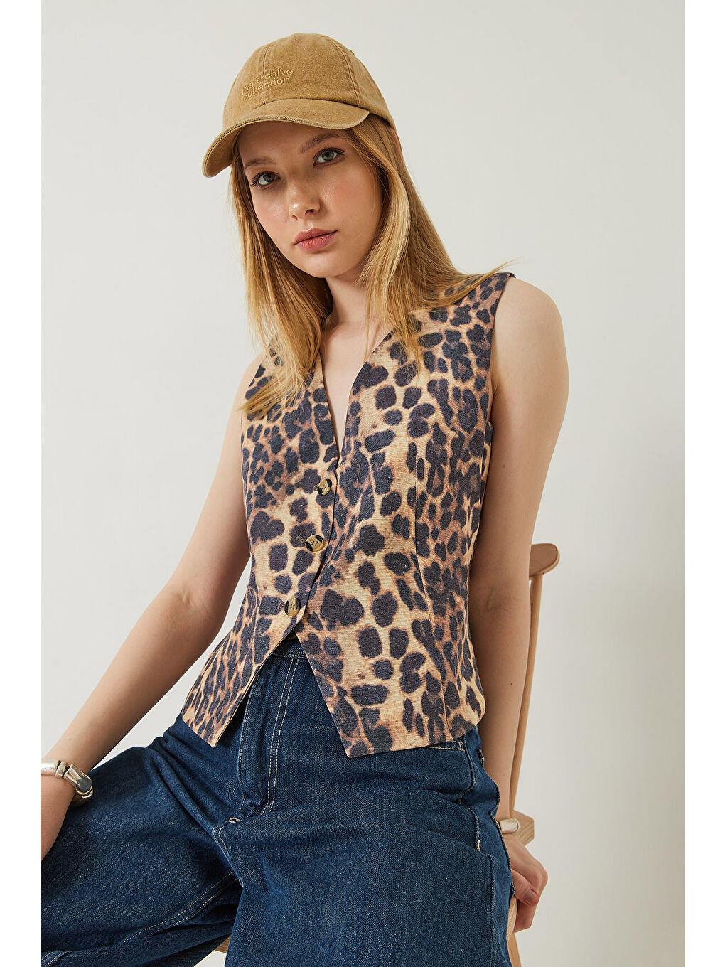 Siyah Kadın Leopar Desenli V Yaka Dokuma Yelek-3