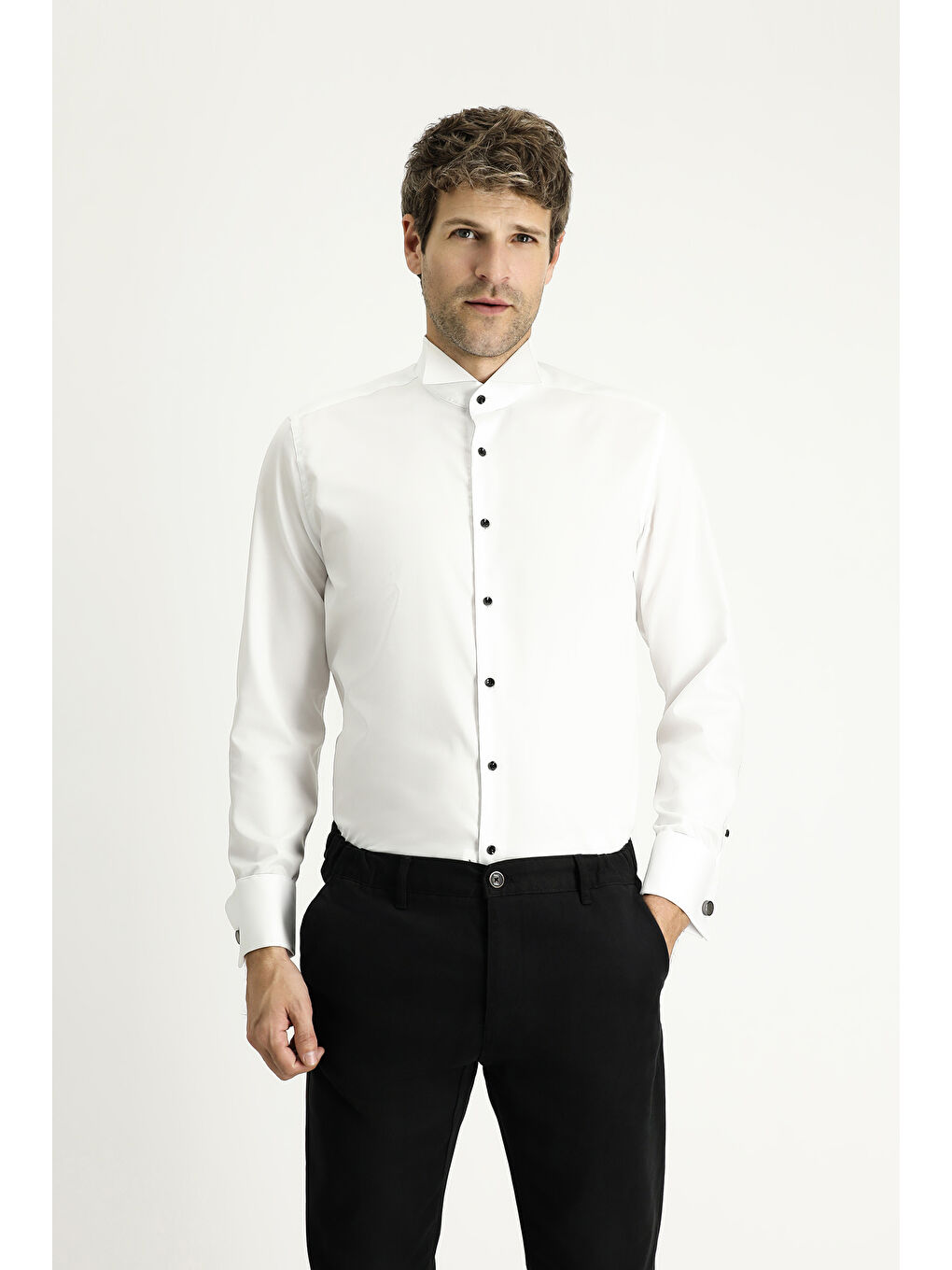 Beyaz Ata Yaka Slim Fit Dar Kesim Pamuklu Kolay Ütülenebilir Gömlek