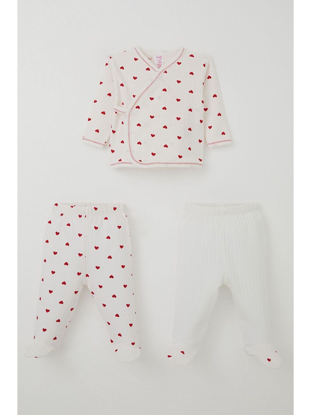 Kız Bebek Hastane Çıkışı 3 Lü Kalp Desenli Ekru (0-4 Ay)