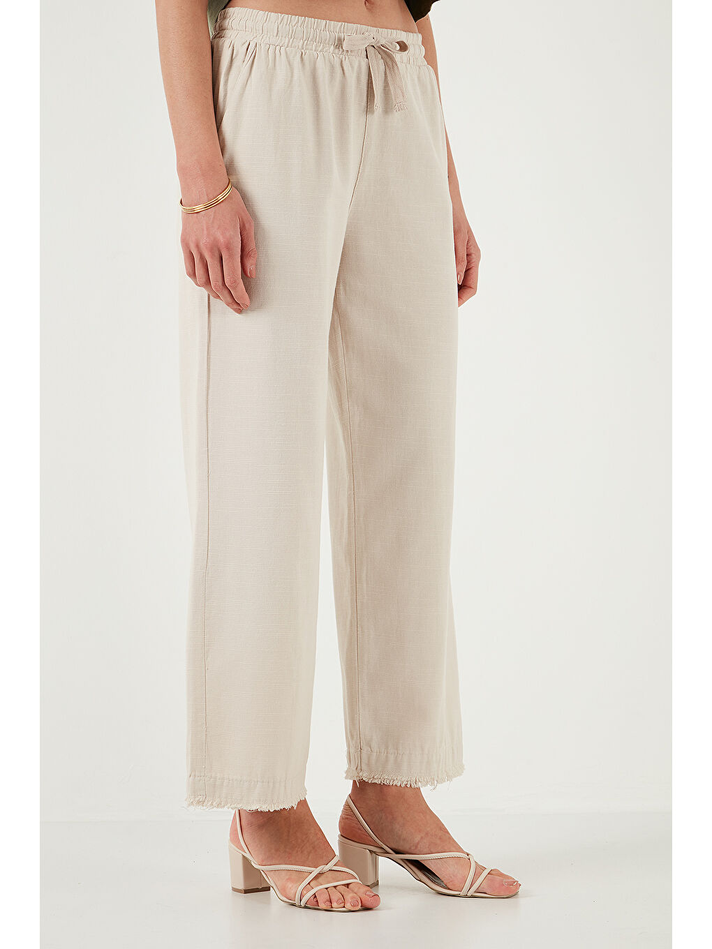 Bej Pamuklu Relaxed Fit Yüksek Bel Geniş Paça Pantolon 668Yp5275-3