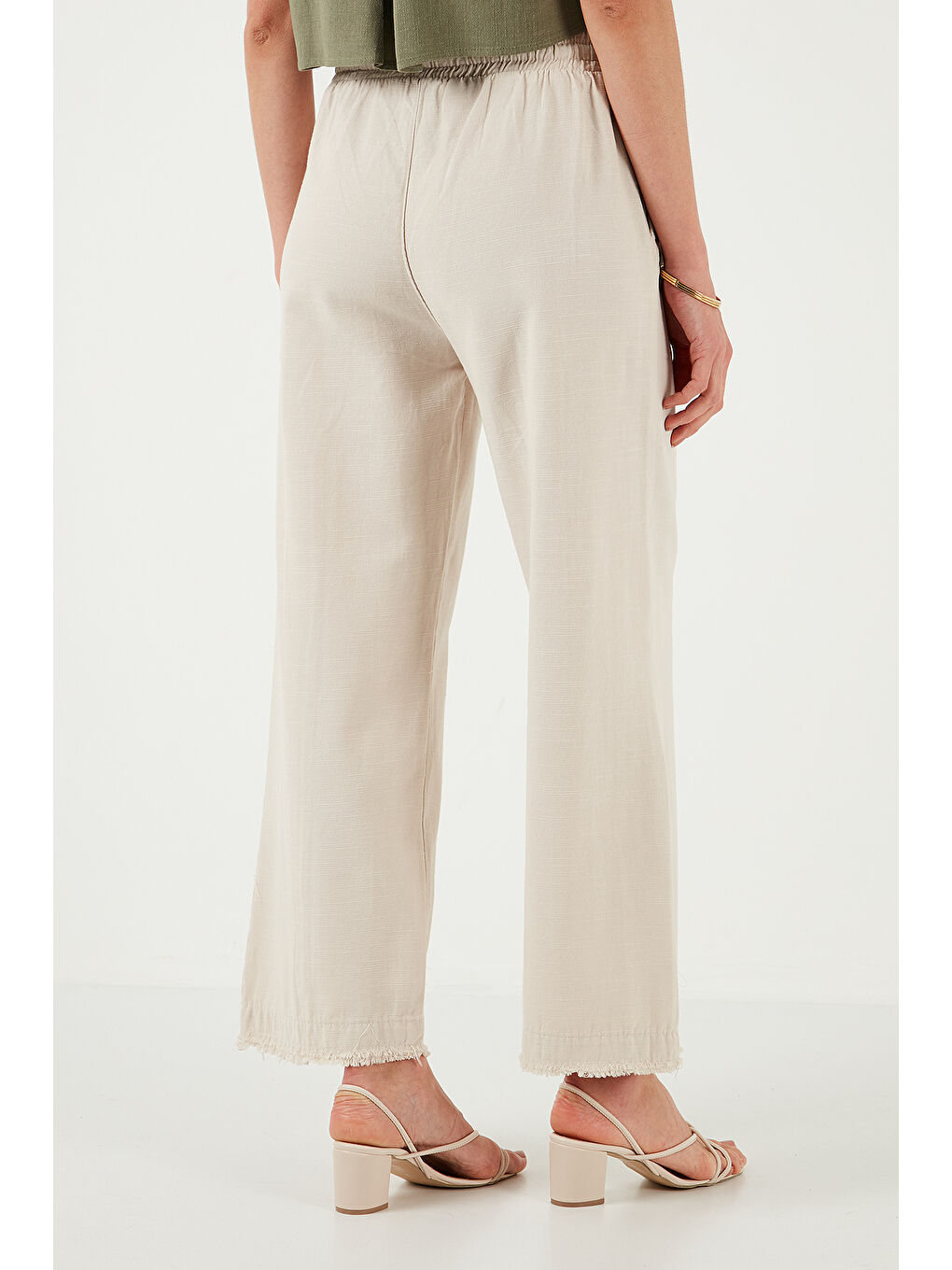 Bej Pamuklu Relaxed Fit Yüksek Bel Geniş Paça Pantolon 668Yp5275-6