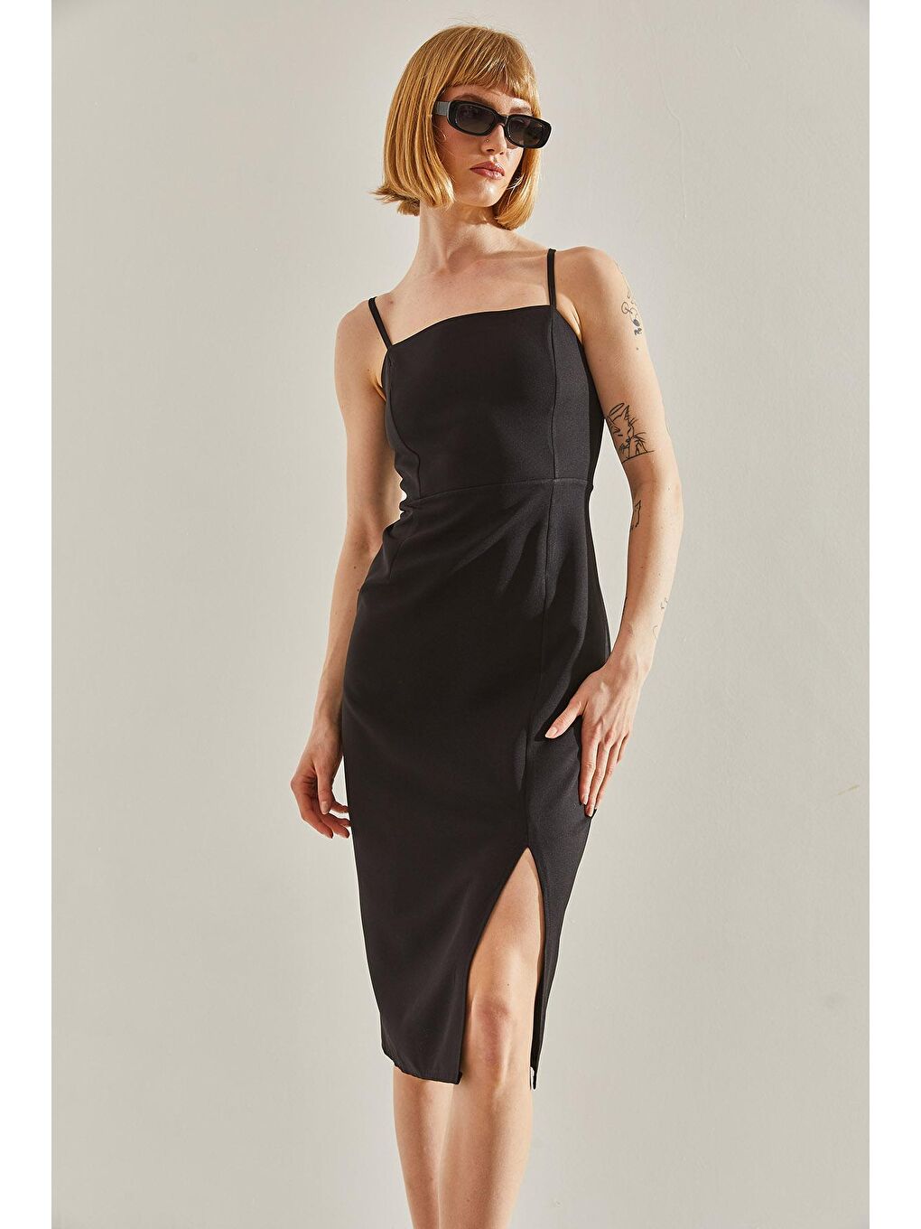 Siyah Kadın Yırtmaç Detaylı İp Askılı Elbise-1