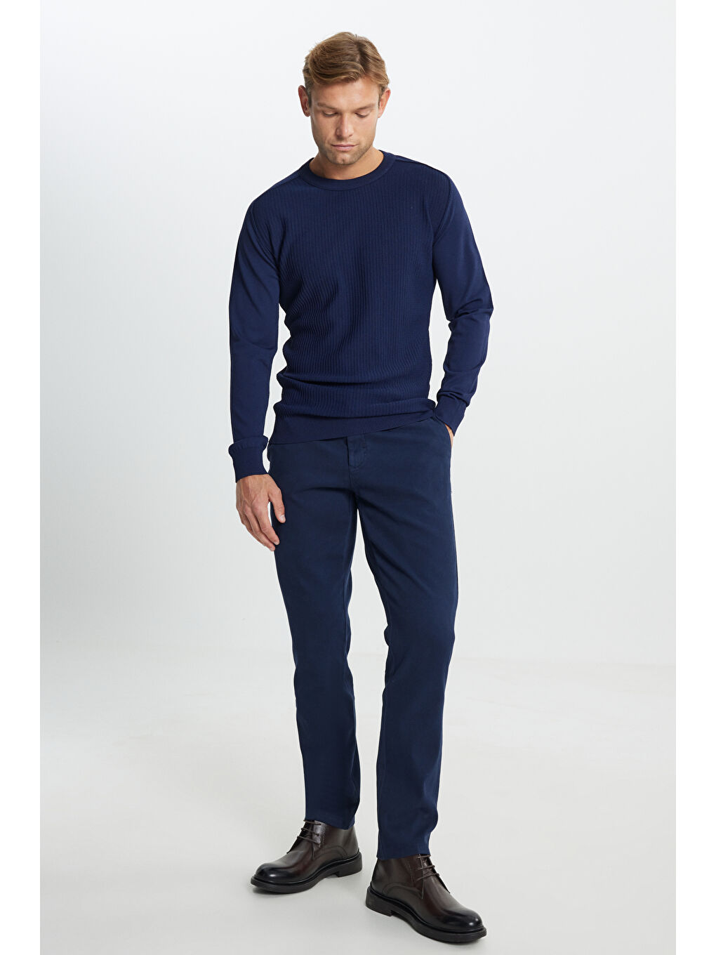 Erkek Lacivert Standart Fit Normal Kesim Bisiklet Yaka Jakarlı Triko Kazak-1