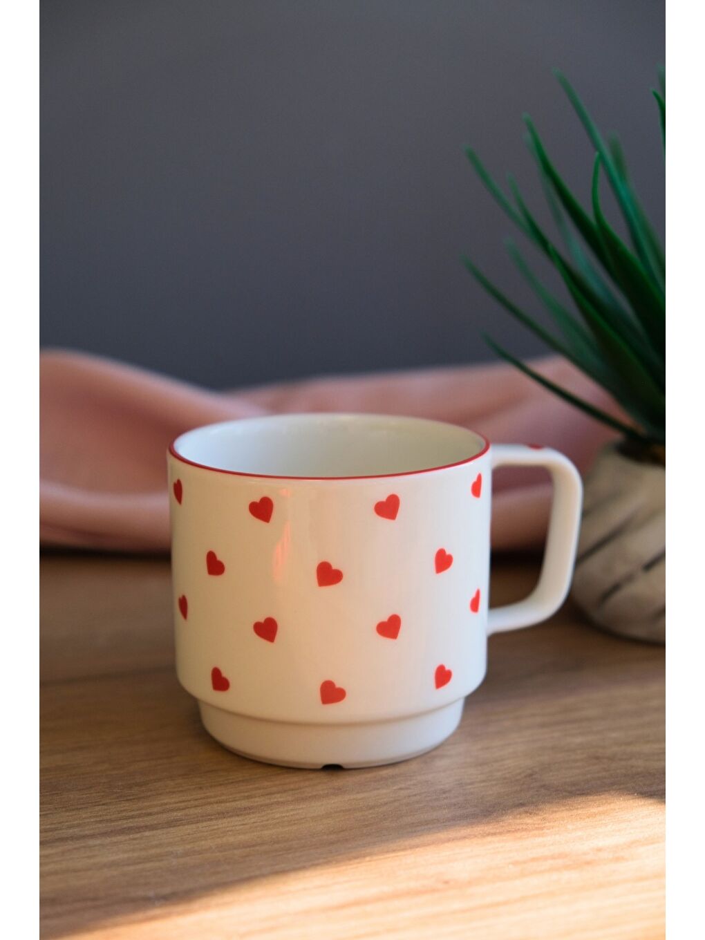 Karışık Porselen Kalp Desenli İstifli Kupa Kırmızı Fileli 250cc-2