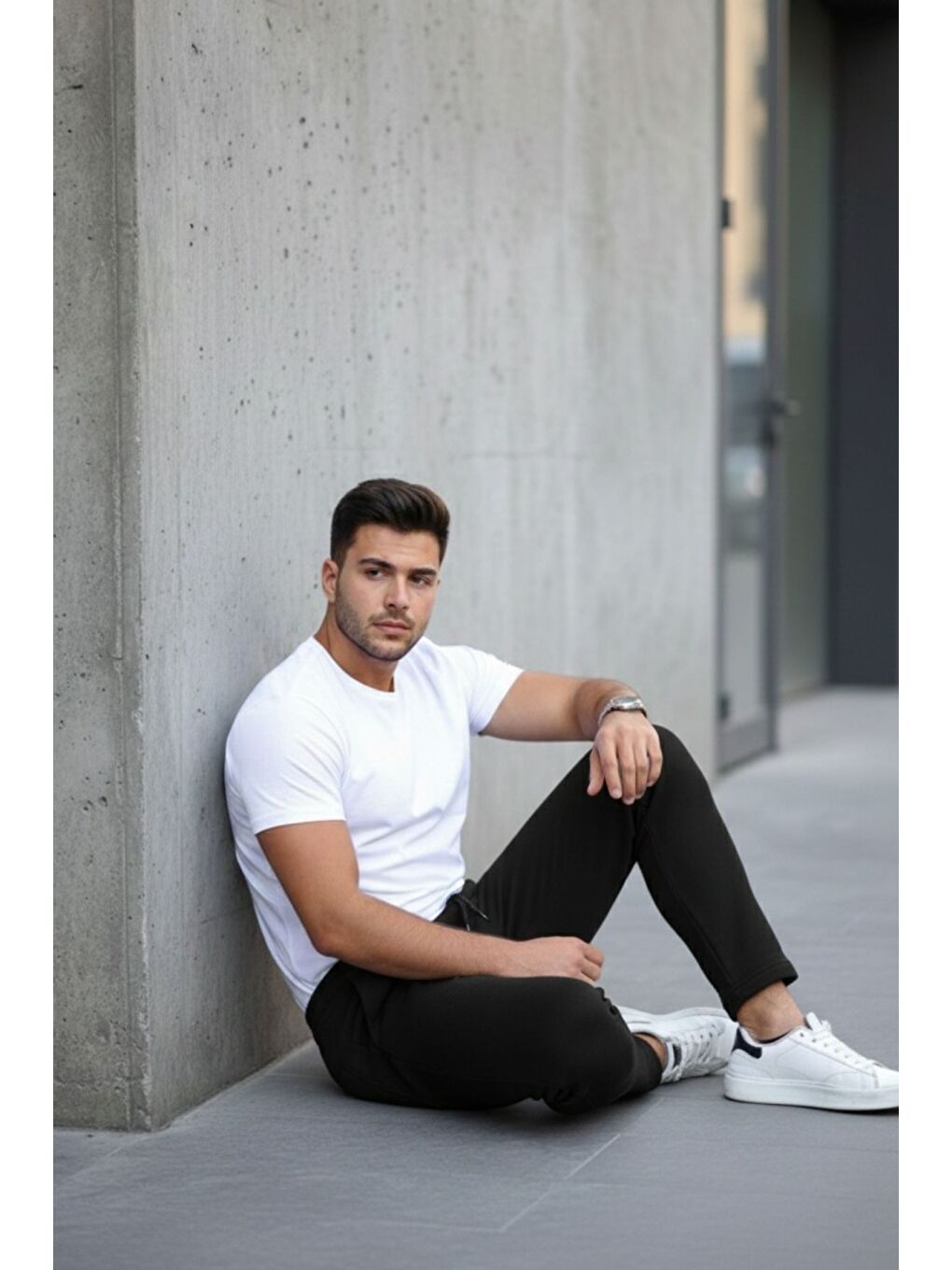 Erkek Beli Lastikli 3 Iplik Düz Paça Siyah Eşofman Altı-2