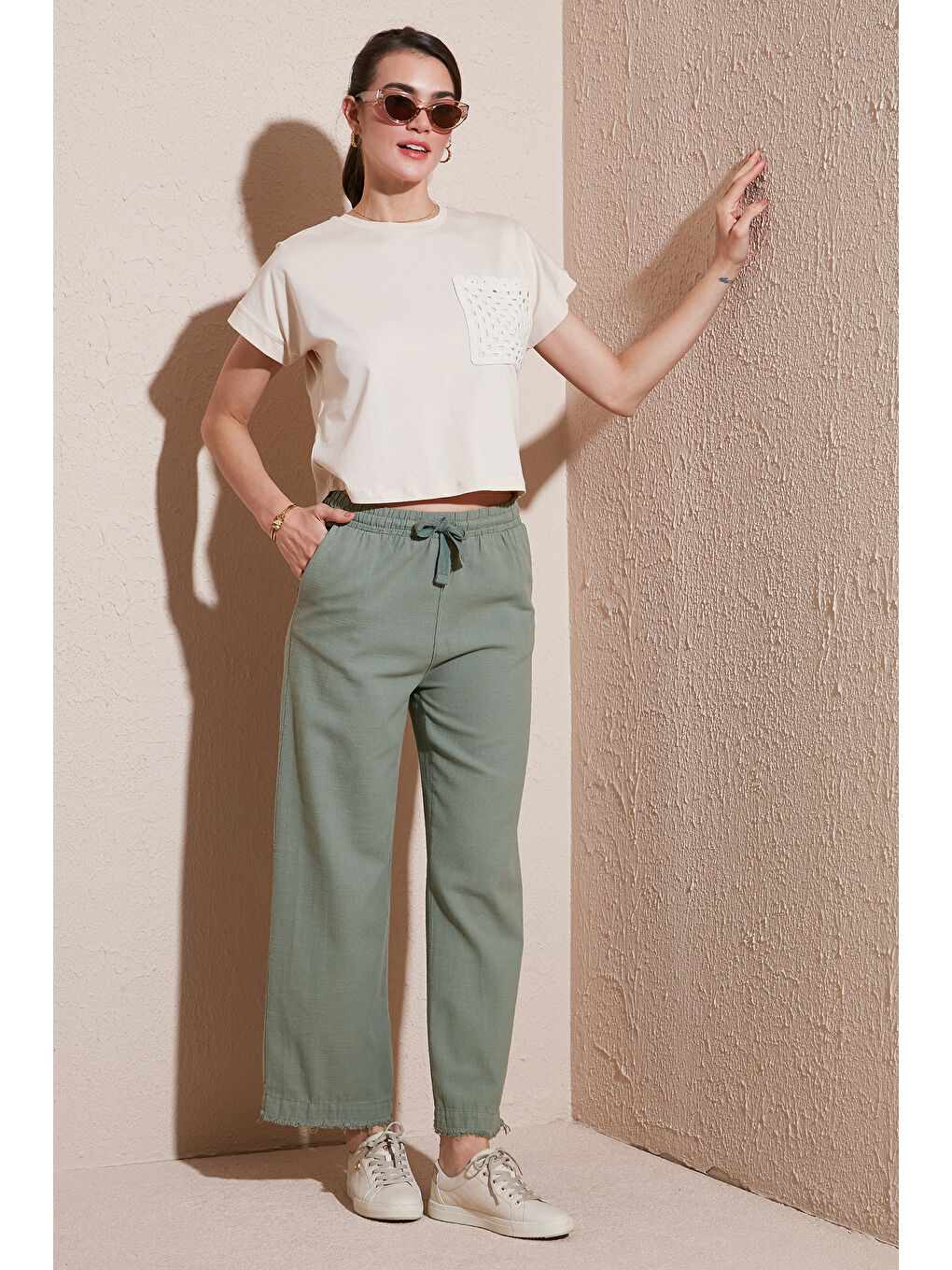 Haki Pamuklu Relaxed Fit Yüksek Bel Geniş Paça Pantolon 668Yp5275