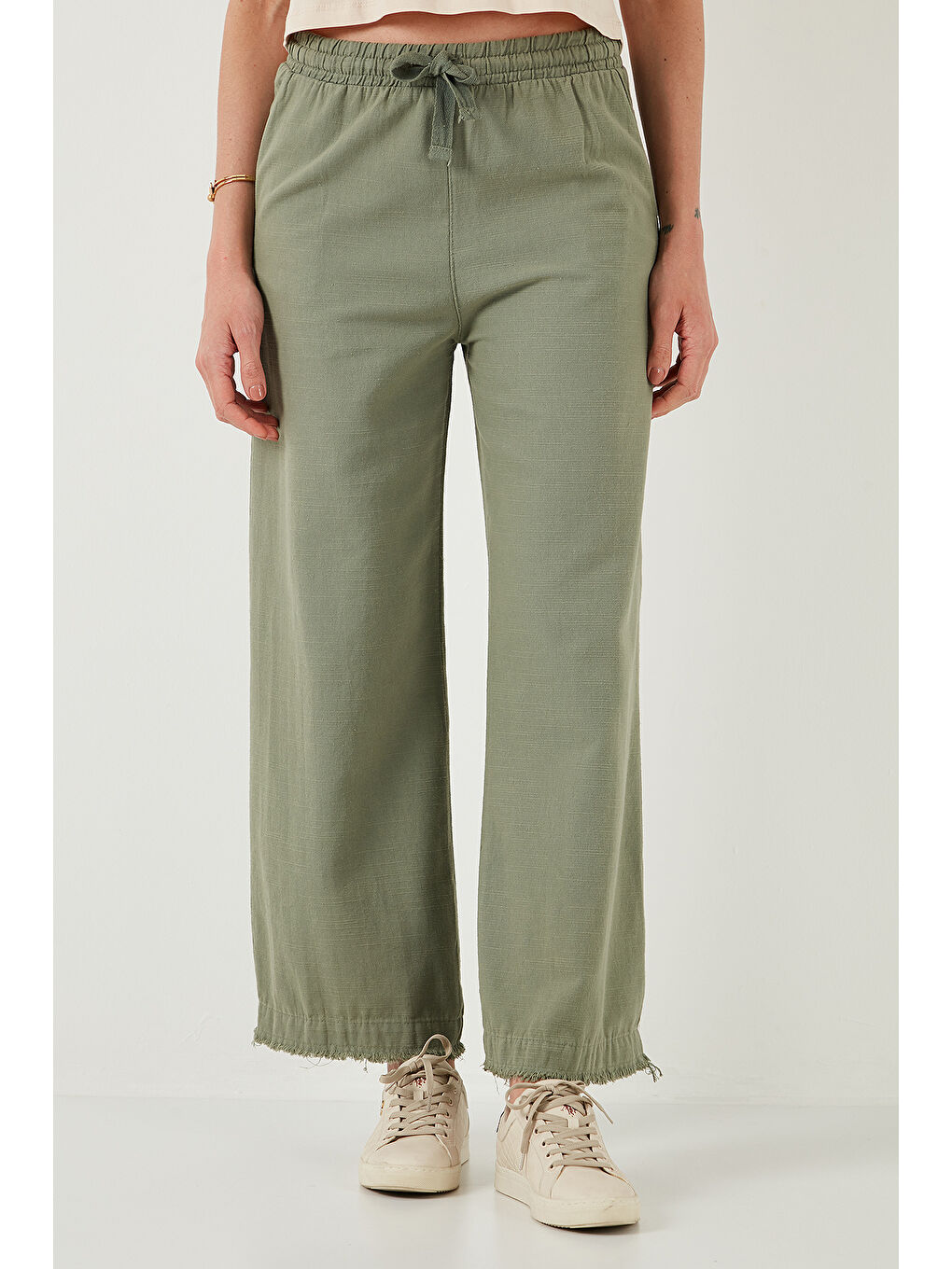 Haki Pamuklu Relaxed Fit Yüksek Bel Geniş Paça Pantolon 668Yp5275-1