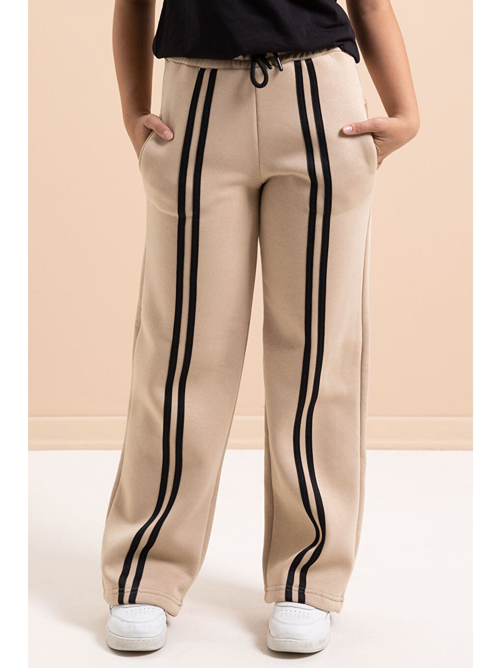 Bej Önü Şeritli Geniş Paça Şardonlu Kız Çocuk Basic Eşofman Altı 21276-2