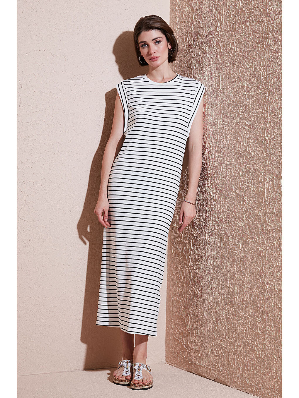 Siyah Çizgili Regular Fit Kolsuz Bisiklet Yaka Midi Boy Elbise 5866107