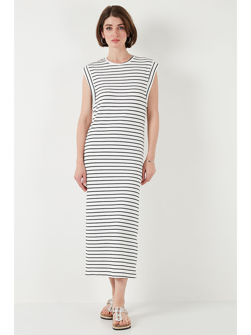 Siyah Çizgili Regular Fit Kolsuz Bisiklet Yaka Midi Boy Elbise 5866107-2