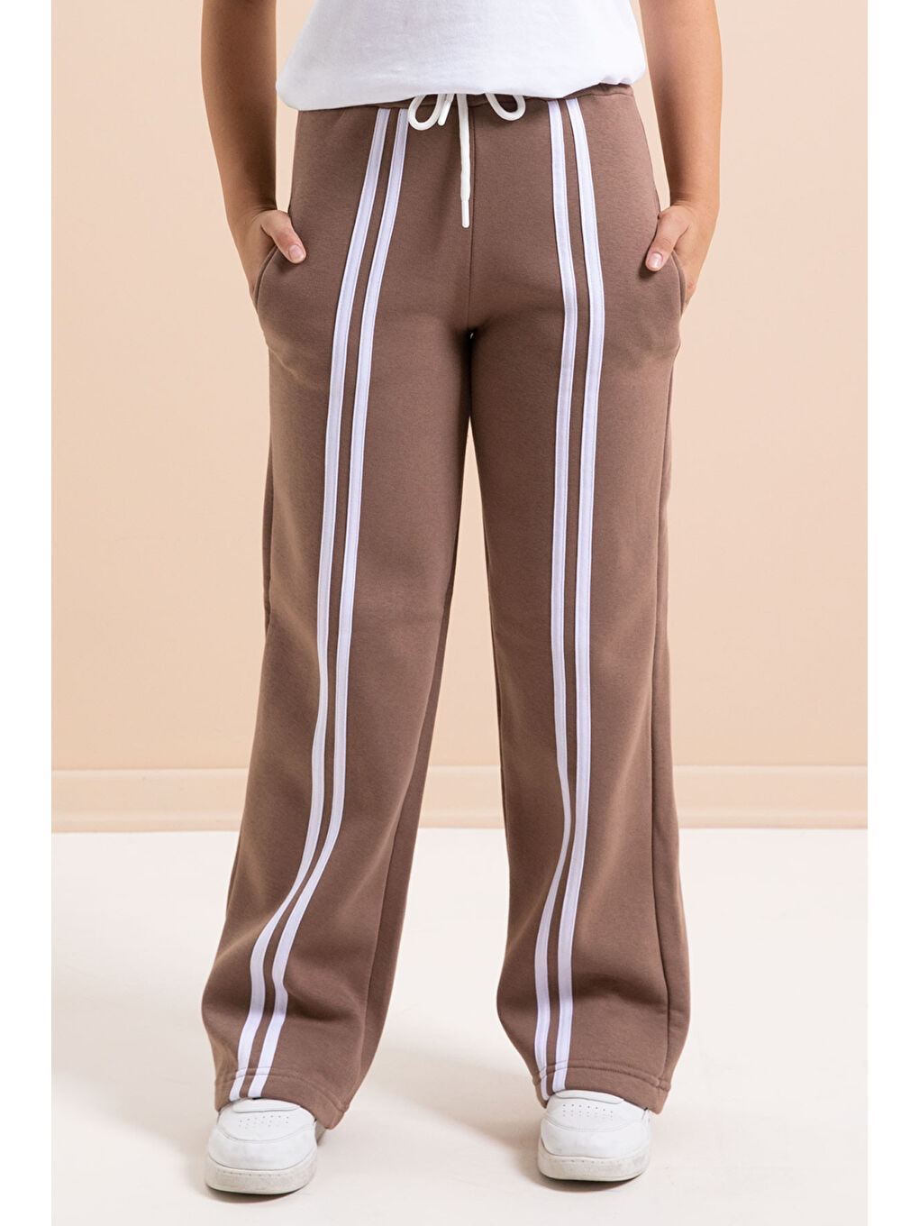 Kahverengi Kahve Önü Şeritli Geniş Paça Şardonlu Kız Çocuk Basic Eşofman Altı 21274