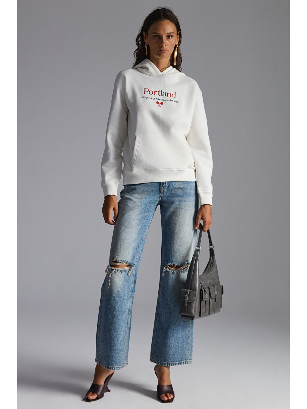 Nılsa Kadın Nakış Detaylı Organik Pamuk Şehir Temalı Regular Kapüşonlu Ekru Sweatshirt-1