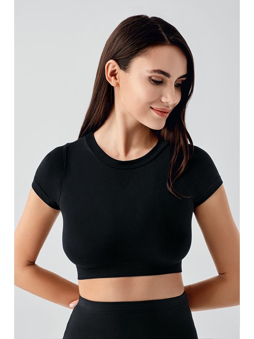 Siyah Kadın Seamless Yumuşak Dokulu Kısa Kollu Esnek Crop T-Shirt C06-1