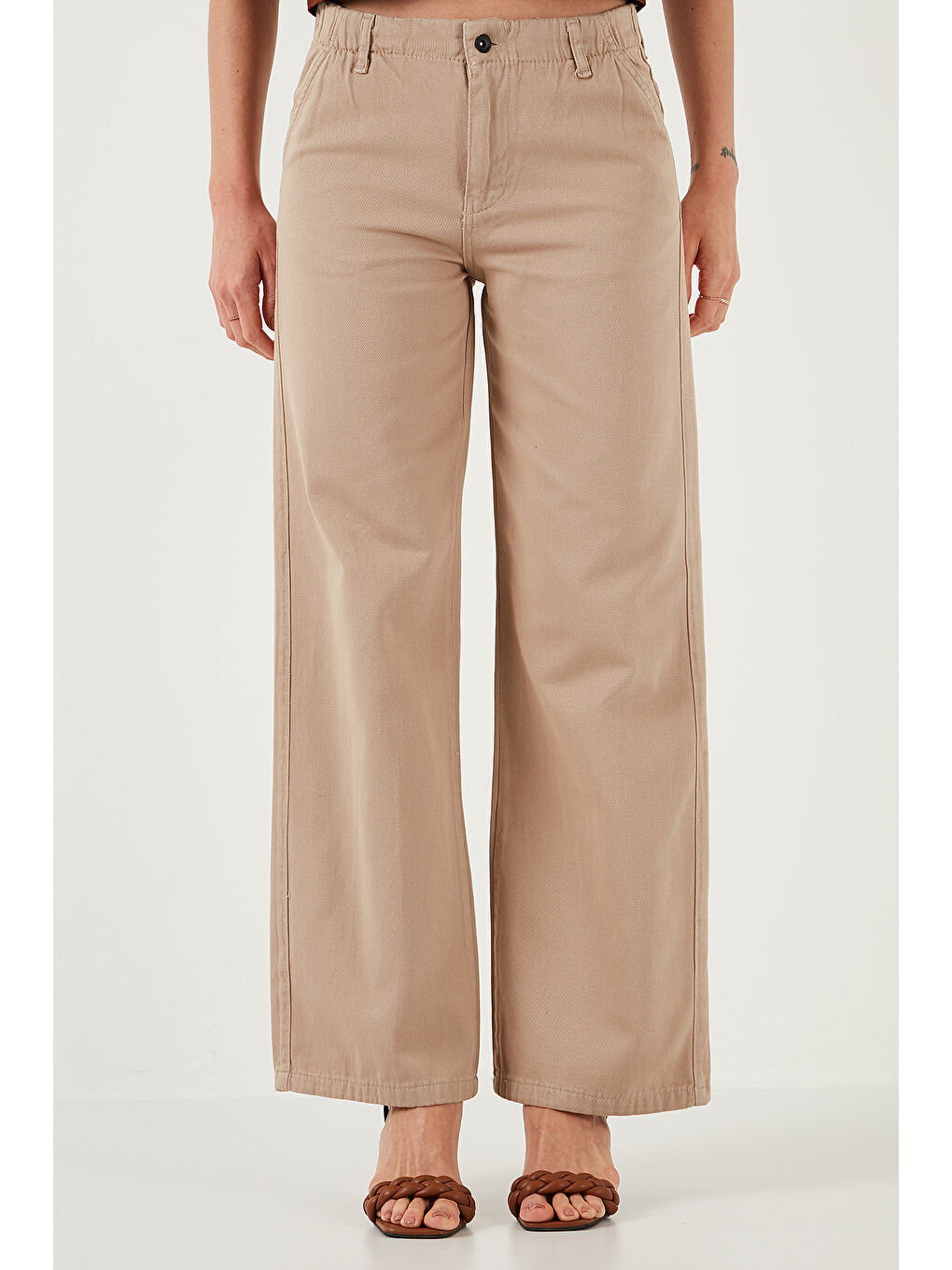 Bej Pamuklu Standart Fit Yüksek Bel Geniş Paça Pantolon 668Yp5344-1