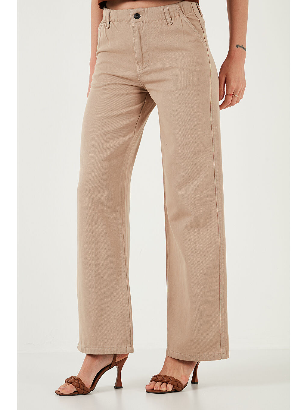 Bej Pamuklu Standart Fit Yüksek Bel Geniş Paça Pantolon 668Yp5344-2