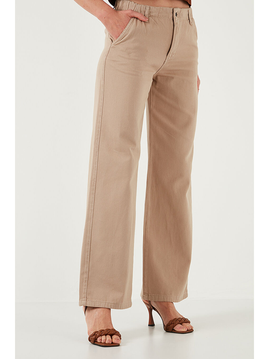 Bej Pamuklu Standart Fit Yüksek Bel Geniş Paça Pantolon 668Yp5344-3