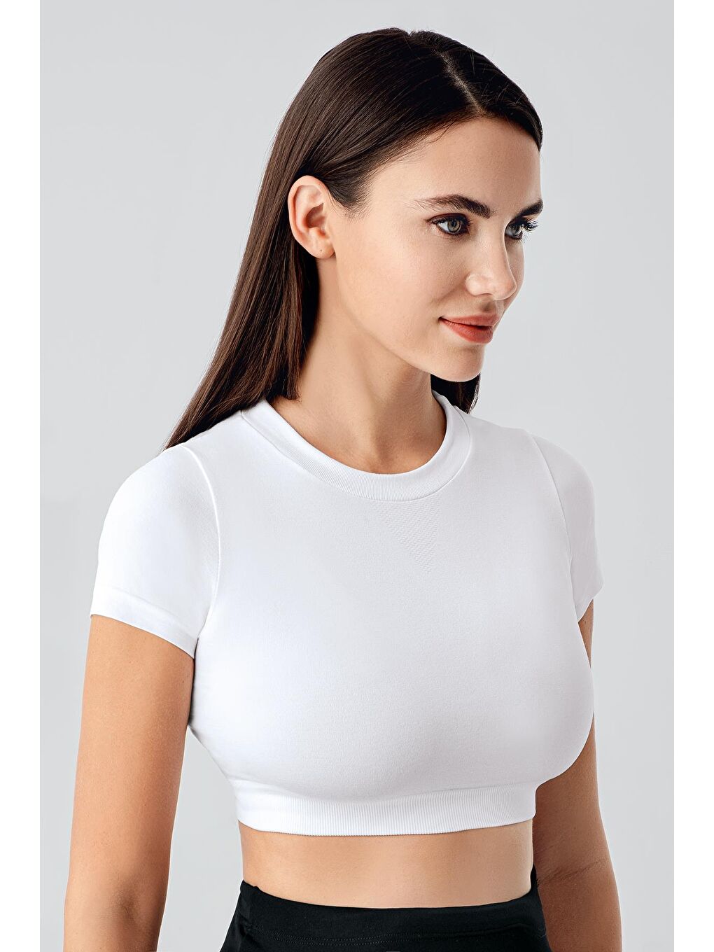 Beyaz Kadın Seamless Yumuşak Dokulu Kısa Kollu Esnek Crop T-Shirt C06-1