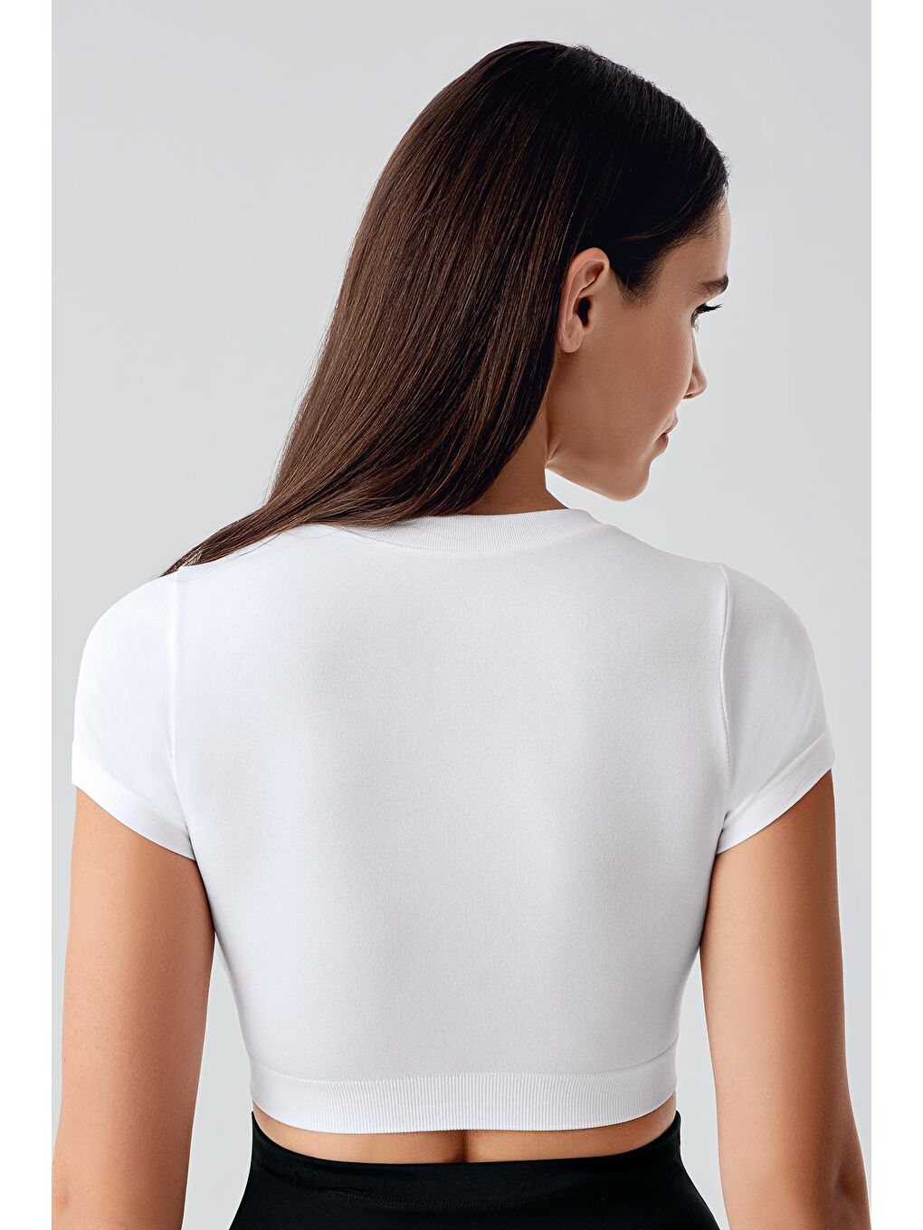 Beyaz Kadın Seamless Yumuşak Dokulu Kısa Kollu Esnek Crop T-Shirt C06-2