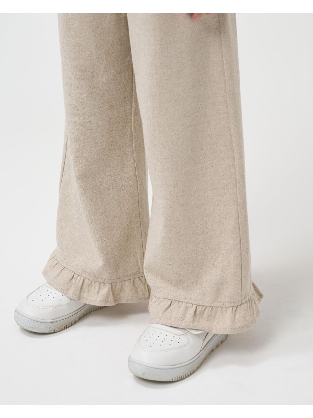 Kız Çocuk Keten Bej Fırfır Detaylı Düğmeli Bol Paça Pantolonlu İkili Takım-3