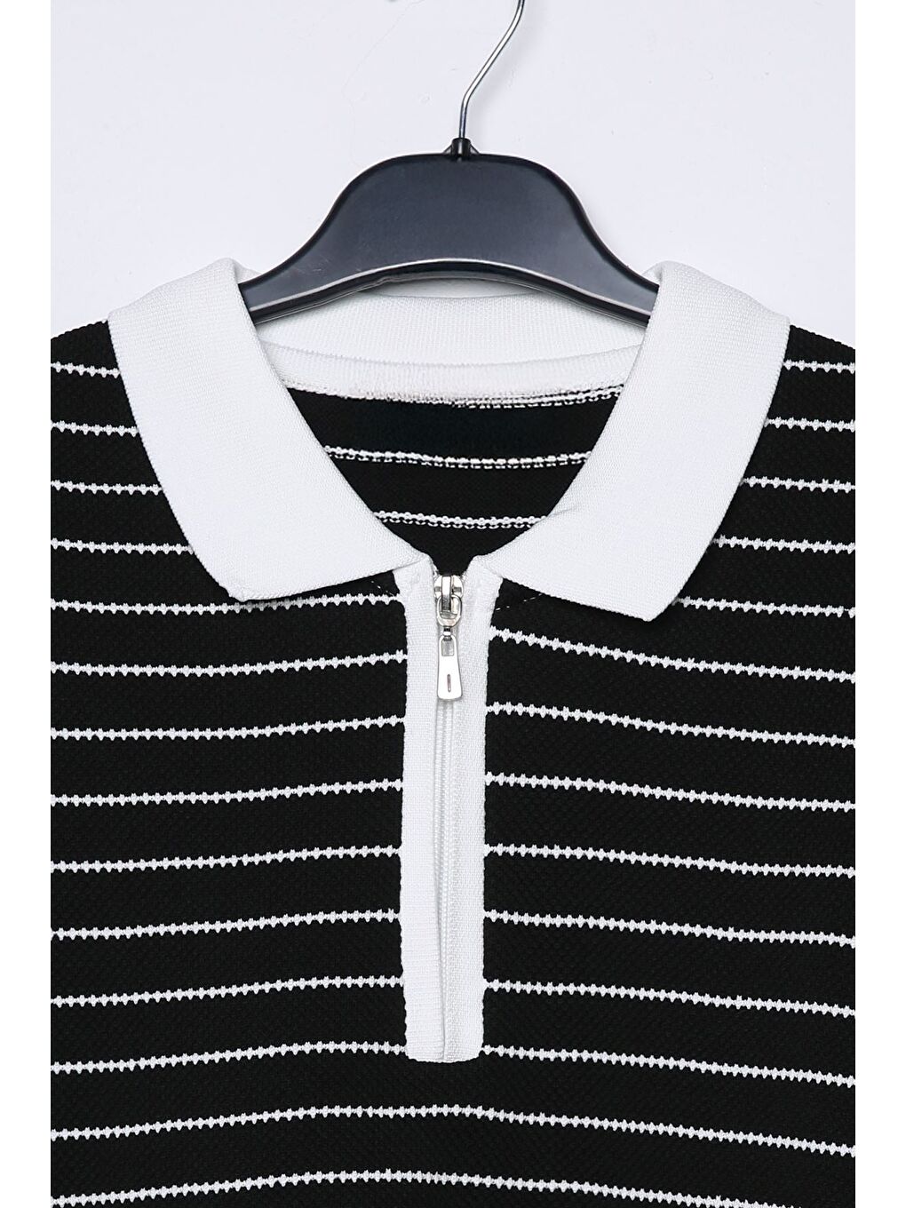Siyah Erkek Polo Yaka Yarım Fermuarlı Çizgi Desenli Triko Kazak-3