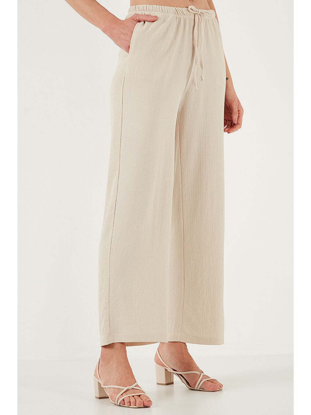 Bej Regular Fit Normal Bel Geniş Paça Pantolon 5866117-4