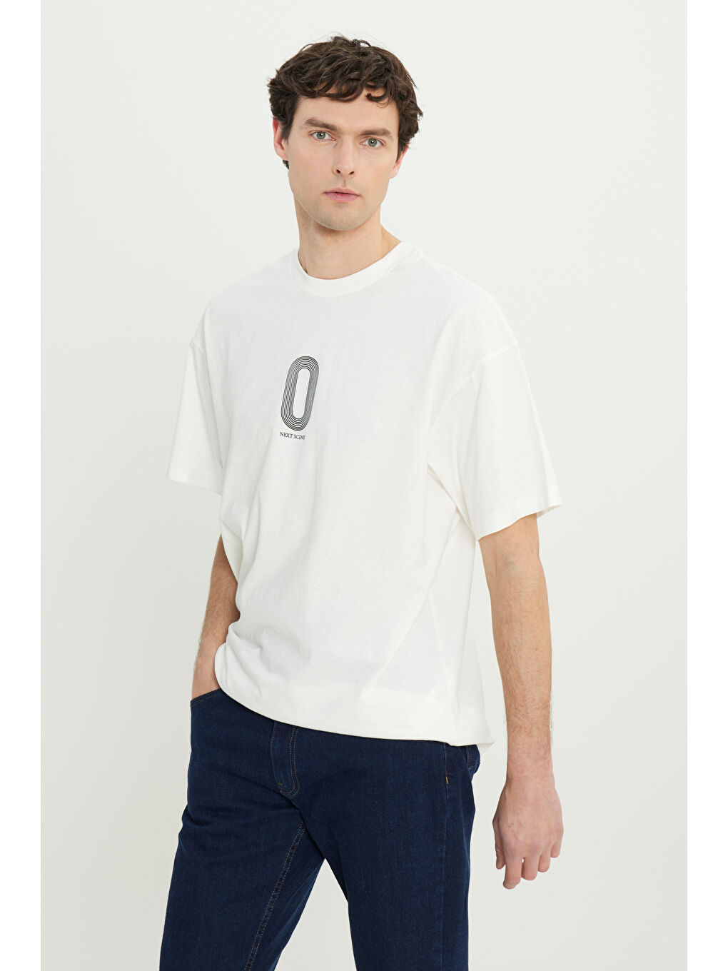 Erkek Ekru %100 Pamuk Oversize Fit Rahat Kesim Bisiklet Yaka Baskılı Tişört