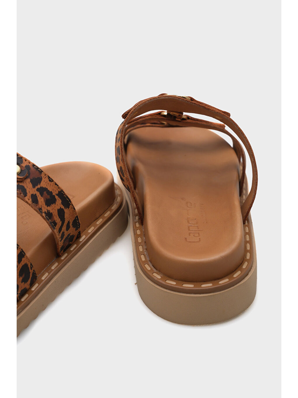 Kahverengi Nisa Aksesuarlı Deri Kadın Terlik-4