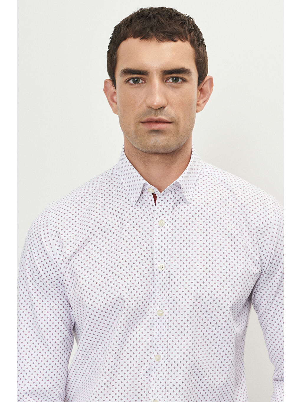 Erkek Beyaz-Bordo Slim Fit Dar Kesim Düğmeli Yaka Baskılı Gömlek-2