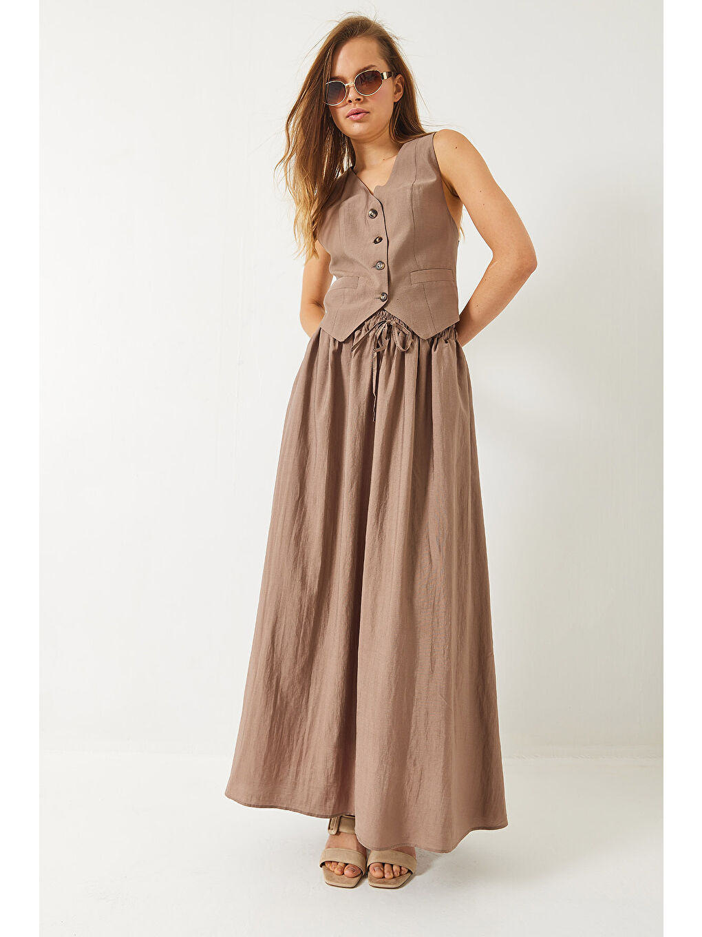 Bej Kadın Olivia Yelekli Astarlı Cep Detaylı Kloş Etekli Takım-4