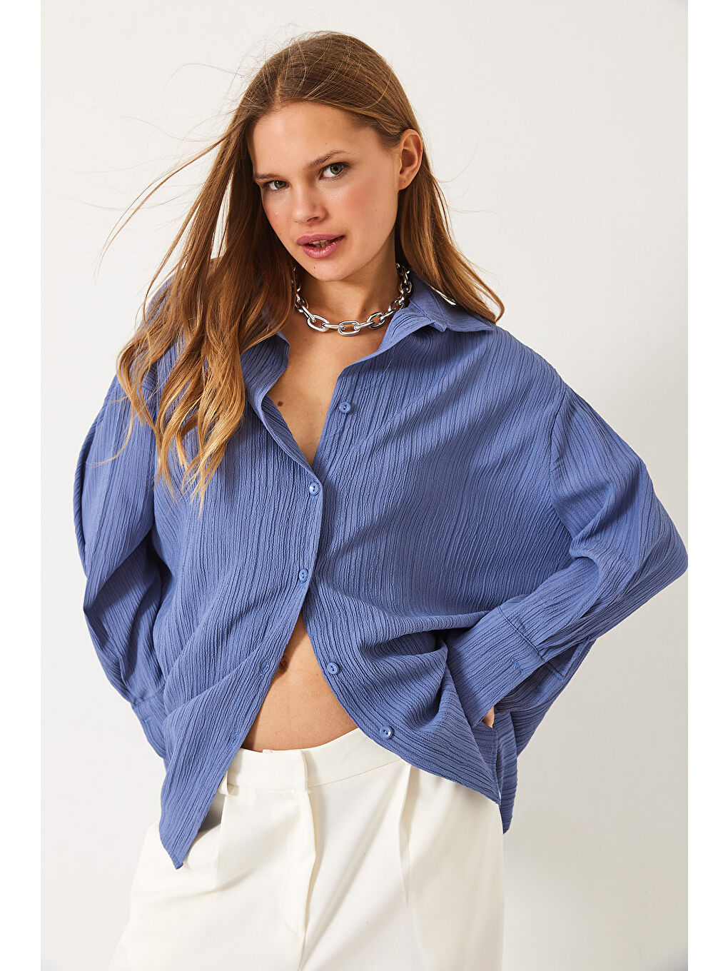 İndigo Kadın Düşük Omuz Oversize Basic Bürümcük Gömlek-2