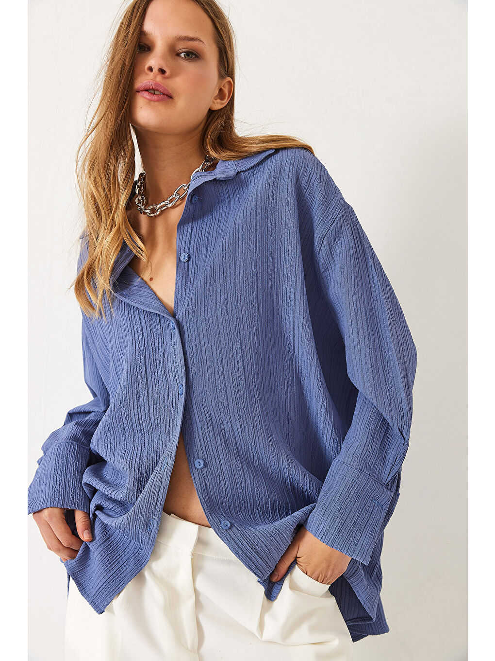 İndigo Kadın Düşük Omuz Oversize Basic Bürümcük Gömlek-3