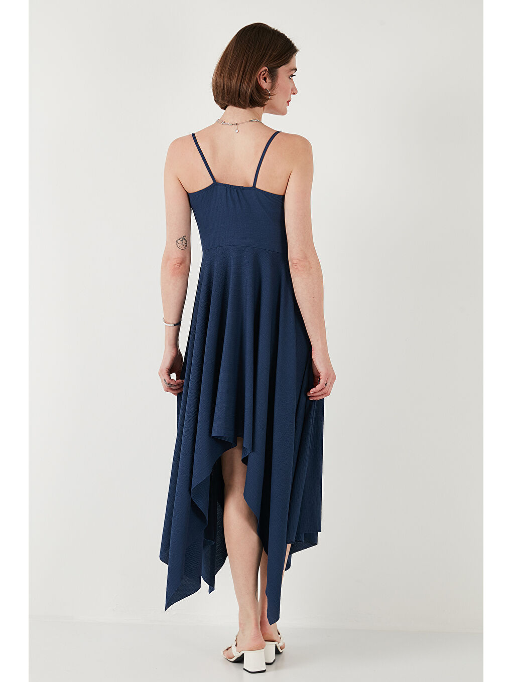 İndigo Asimetrik Kesim Regular Fit Midi Boy Askılı V Yaka Elbise 5866131-6