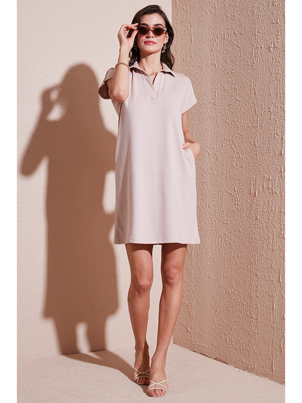 Bej Regular Fit Polo Yaka Mini Elbise 5866153-2