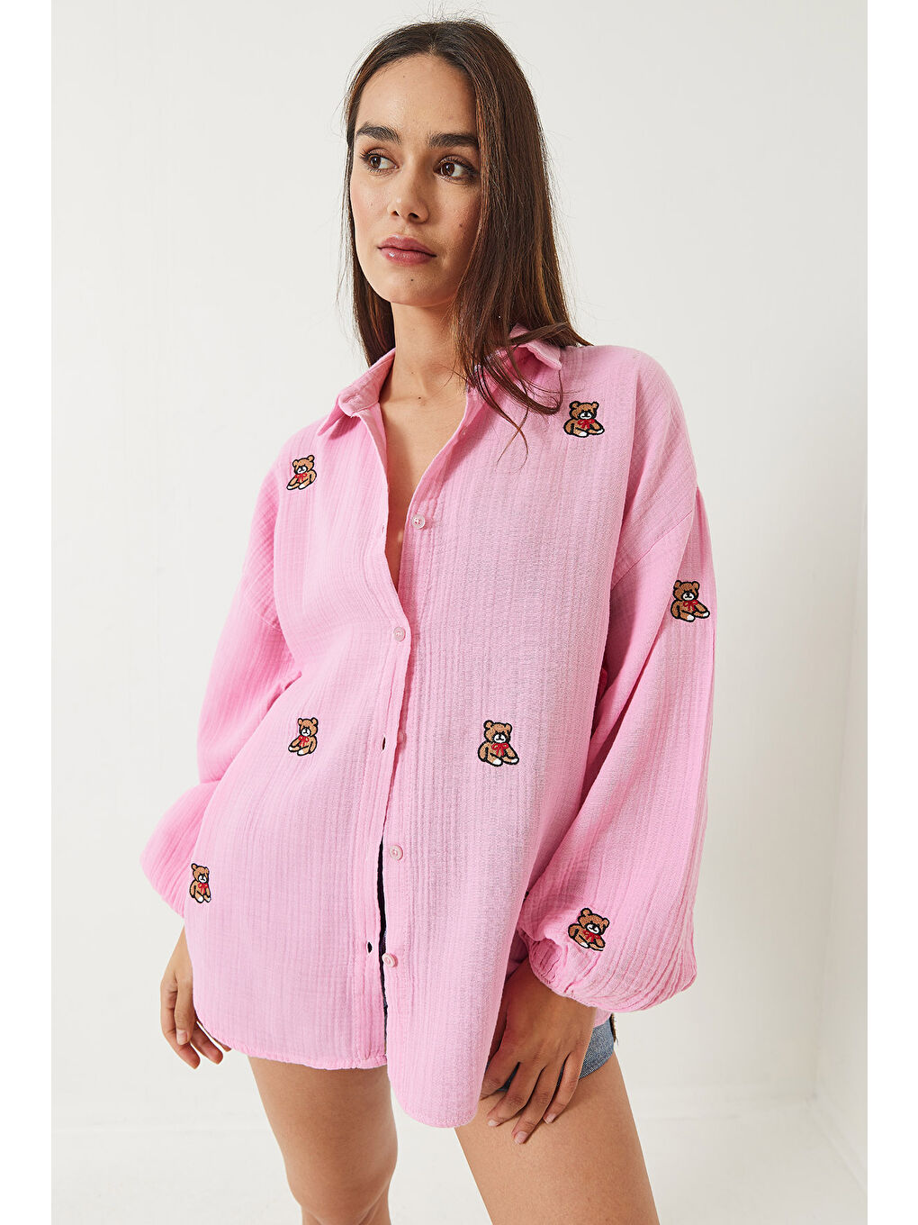 Pembe Kadın Teddy İşlemeli Kolları Lastikli Oversize Pamuk Gömlek-2