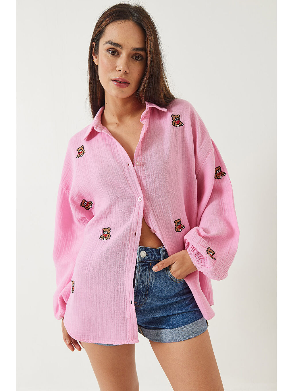 Pembe Kadın Teddy İşlemeli Kolları Lastikli Oversize Pamuk Gömlek-4